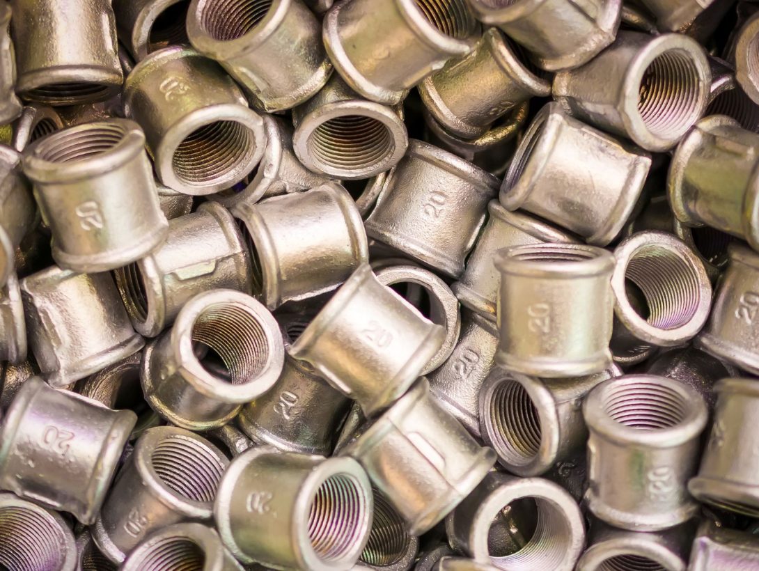 Stainless steel threaded pipe fittings after passivation treatment